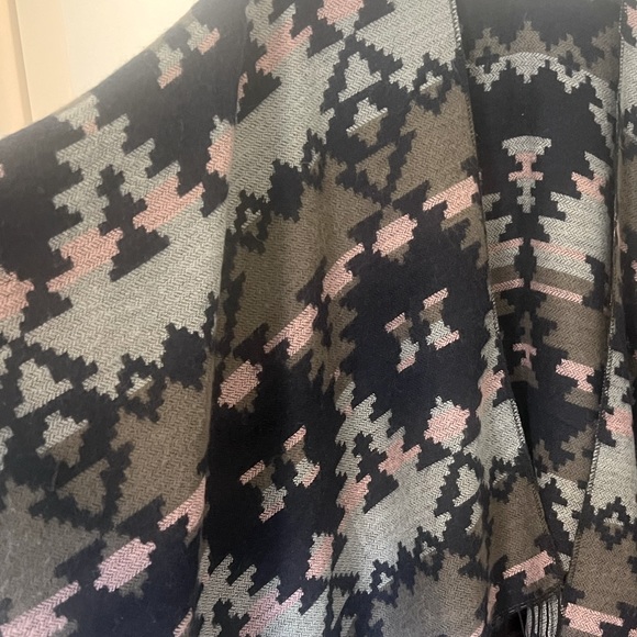 ORB Poncho - Picture 5 of 5